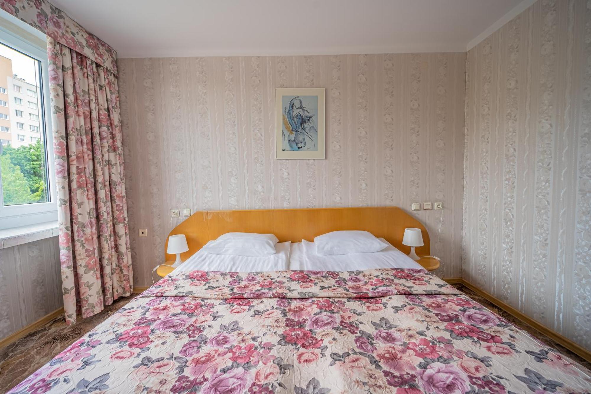 Hotel Mazowiecki Lodz Bagian luar foto