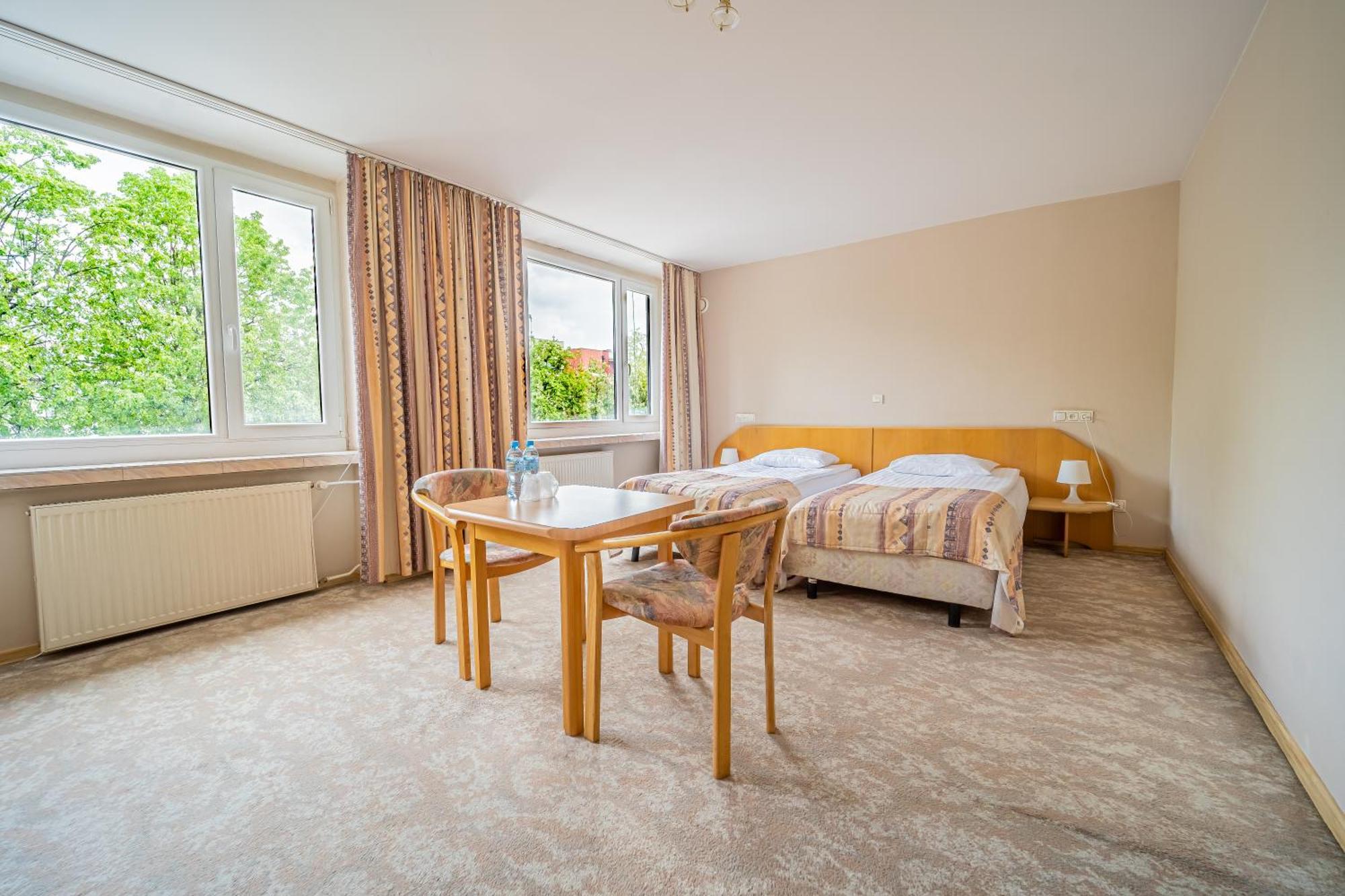 Hotel Mazowiecki Lodz Bagian luar foto