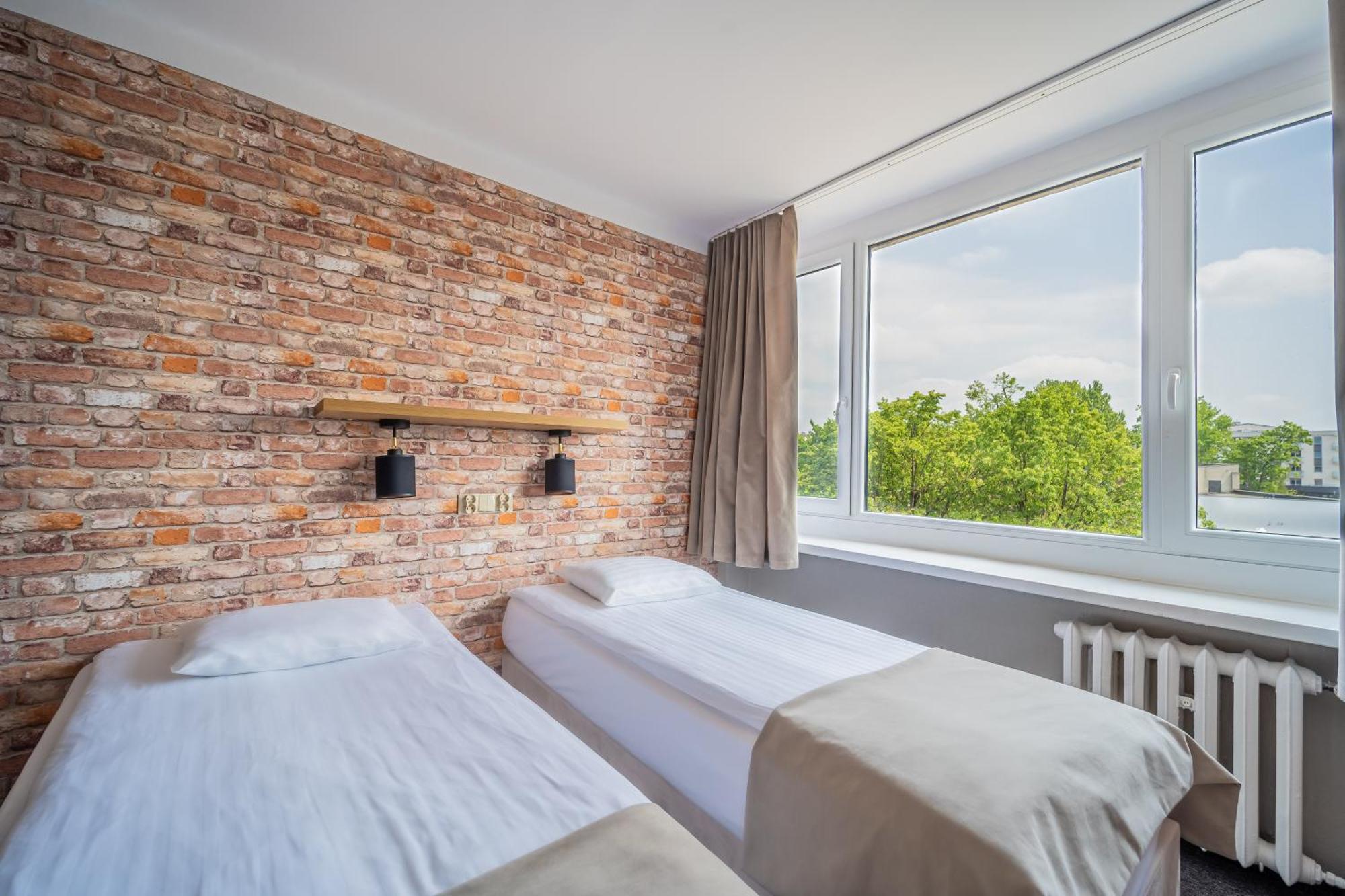 Hotel Mazowiecki Lodz Bagian luar foto
